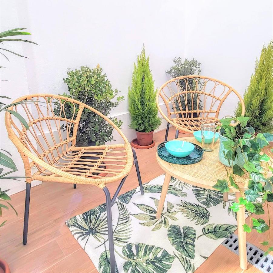 The Shore At Seaside Paradise - Cozy Patio On The Promenade Espinho  Bagian luar foto